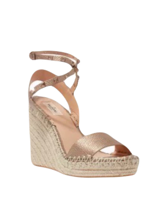 Valentino Garavani Rockstud Wedge Sandals in Metallic
Leather